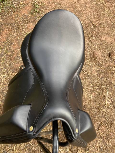 Sella da dressage Aulion  18" - 2024