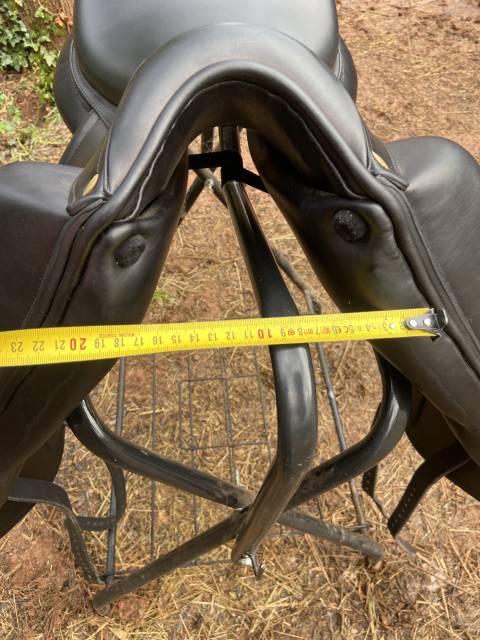 Sella da dressage Aulion  18" - 2024