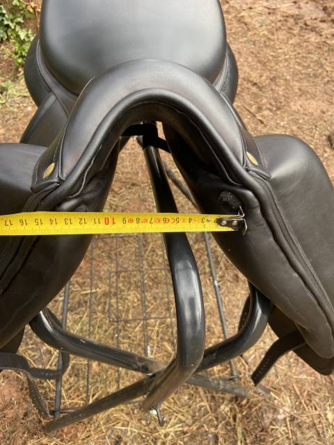 Sella da dressage Aulion  18" - 2024