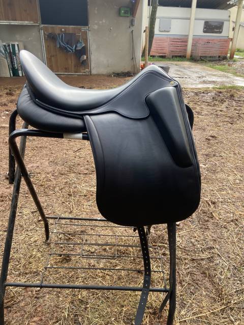 Sella da dressage Aulion  18" - 2024