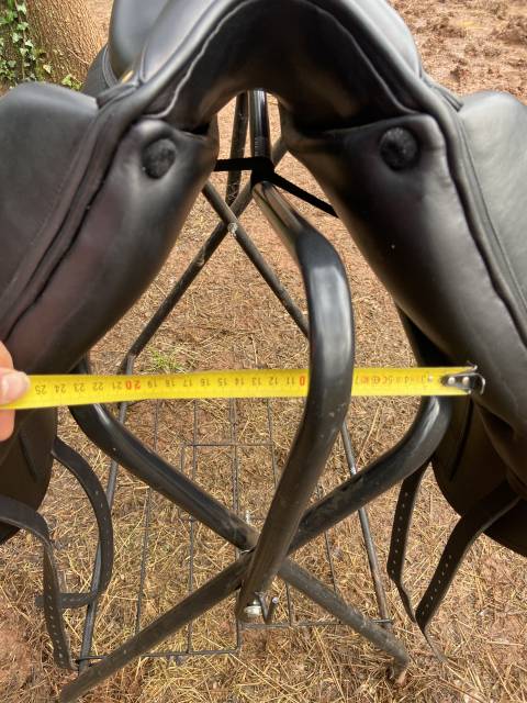 Sella da dressage Aulion  18" - 2024