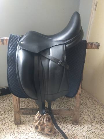 Sella da dressage Voltaire Design  17" - 2018