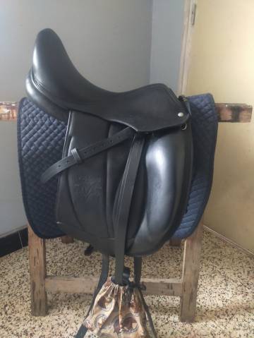 Sella da dressage Voltaire Design  17" - 2018