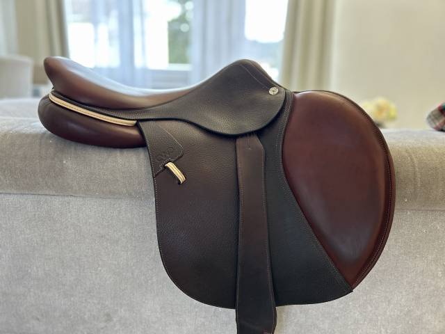 Sella da salto ostacoli CWD  18" - 2024