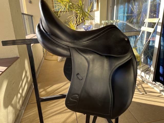 Sella da dressage Forestier  17.5" - 2013