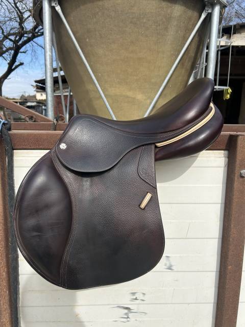 Sella da salto ostacoli CWD  17.5" - 2022