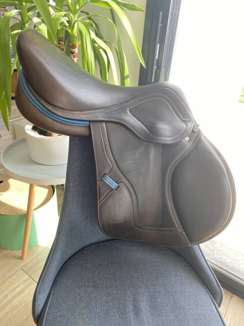 Sella da salto ostacoli Ikonic  17" - 2019