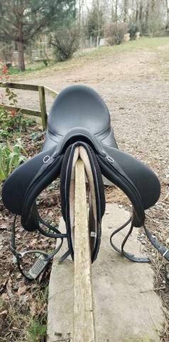 Sella da dressage Devoucoux  17" - 2021