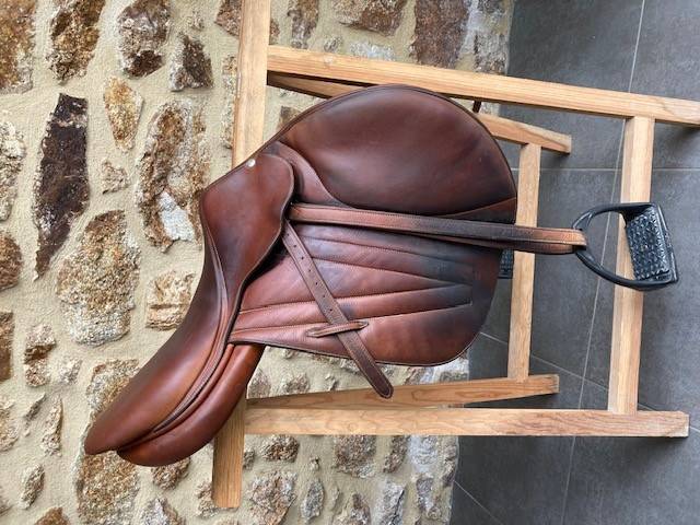 Sella da salto ostacoli Butet  17" - 2014