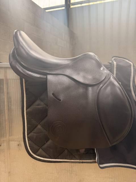 Sella da salto ostacoli Forestier  17" - 2023