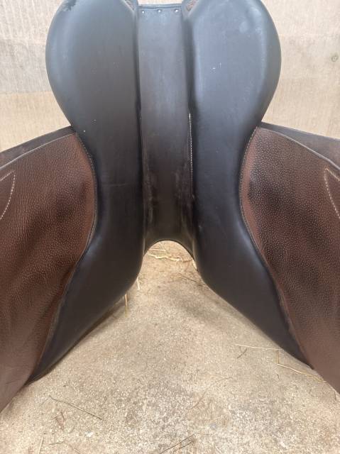 Sella da salto ostacoli Forestier  17" - 2023