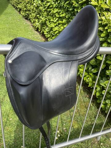 Sella da dressage Childeric  17.5" - 2021
