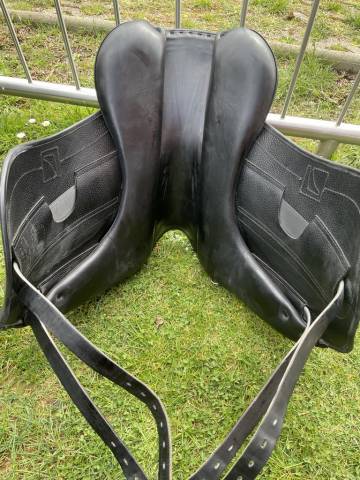 Sella da dressage Childeric  17.5" - 2021