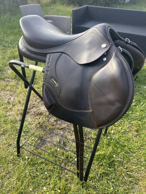 Sella da cross Ikonic  17.5" - 2021