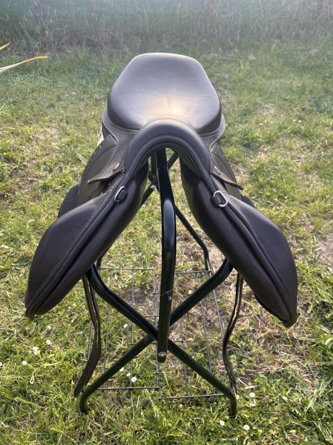 Sella da cross Ikonic  17.5" - 2021