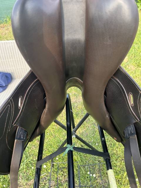 Sella da cross Ikonic  17.5" - 2021