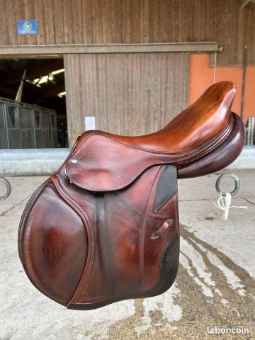 Sella da salto ostacoli CWD  17" - 2013