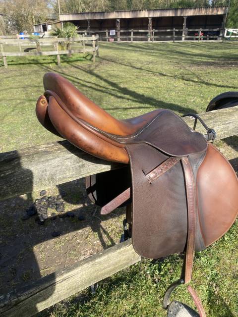 Sella da salto ostacoli Butet  16.5" - 2014