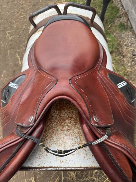 Sella da salto ostacoli CWD  17" - 2023