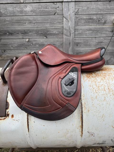 Sella da salto ostacoli CWD  17" - 2023