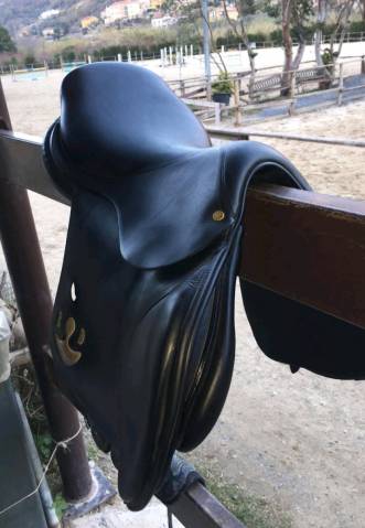 Vendo sella da salto Bruno Delgrange, misura 16,5