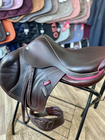 Sella da salto ostacoli CWD  17" - 2021