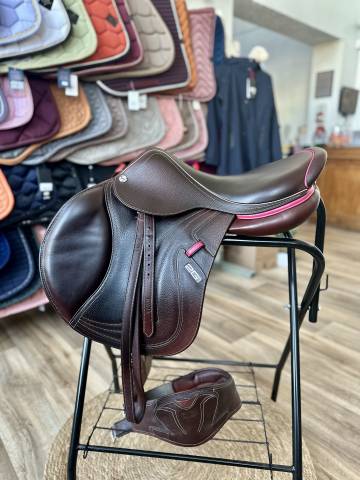 Sella da salto ostacoli CWD  17" - 2021