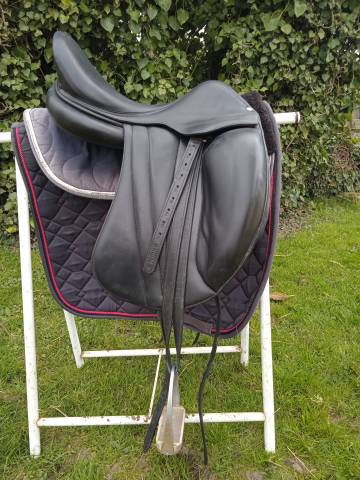 Sella da dressage Butet  17.5" - 2015