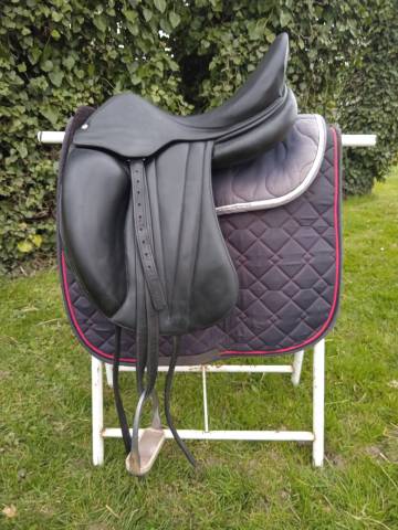 Sella da dressage Butet  17.5" - 2015