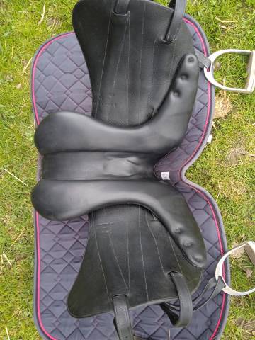 Sella da dressage Butet  17.5" - 2015