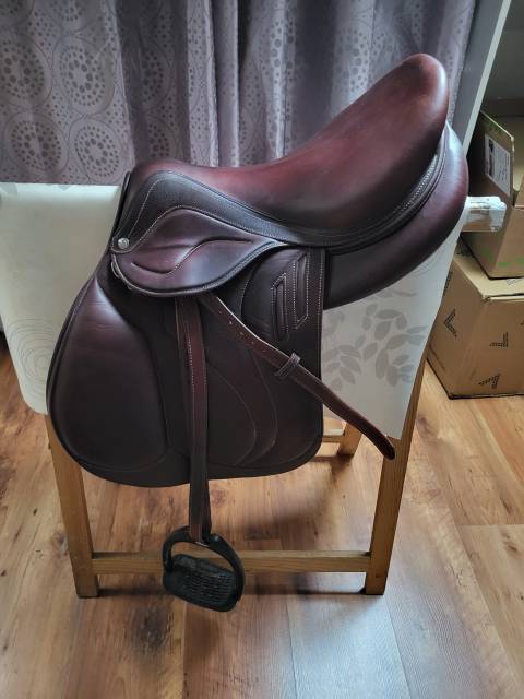 Sella da salto ostacoli Devoucoux  17" - 2020