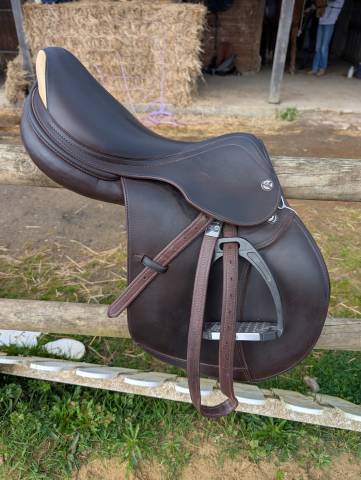 Sella da salto ostacoli Prestige Italia  17" - 2021