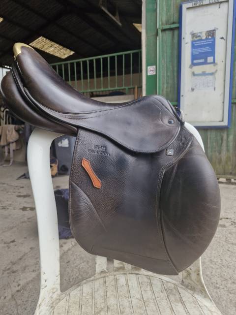 Sella da salto ostacoli Stubben  17.5" - 2017