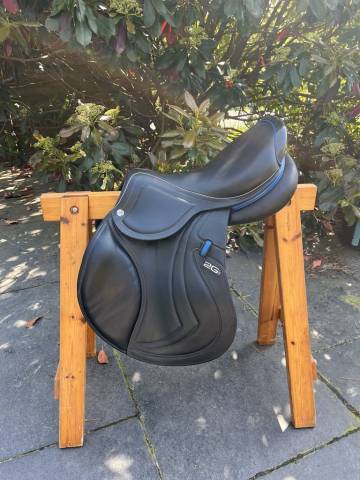 Sella da salto ostacoli CWD  17" - 2019