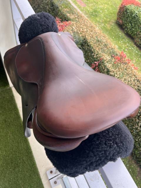 Sella da salto ostacoli Butet  17.5" - 2018