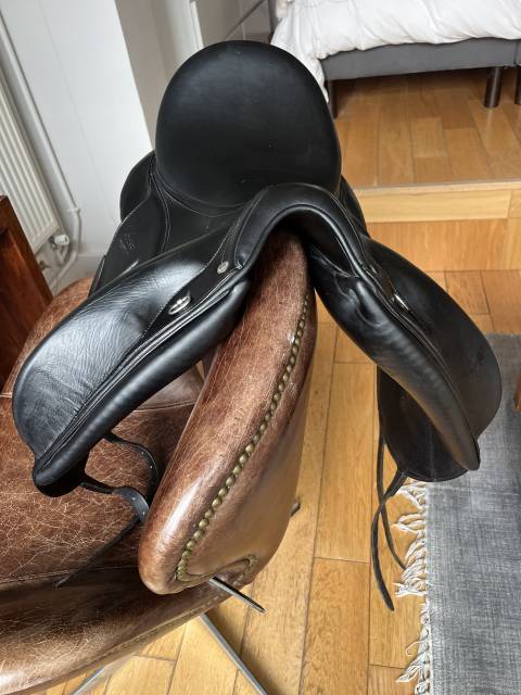 Sella da dressage Devoucoux  17.5" - 2020