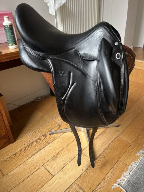 Sella da dressage Devoucoux  17.5" - 2020