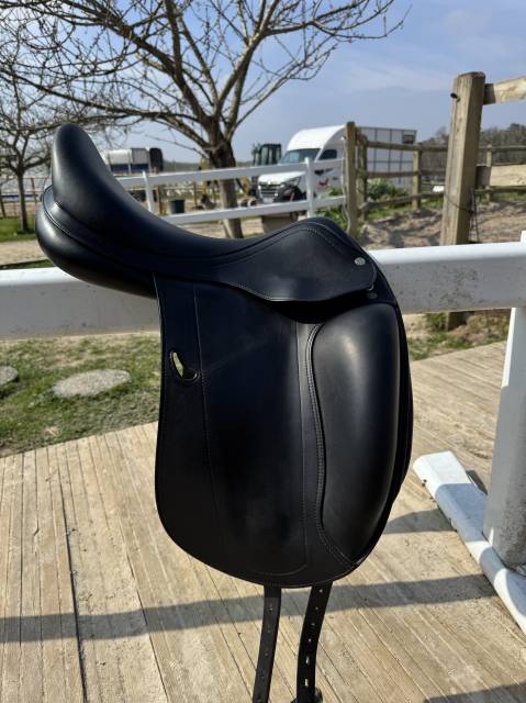 Sella da dressage Equipe  17.5" - 2021