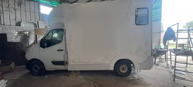 van trasporto cavalli