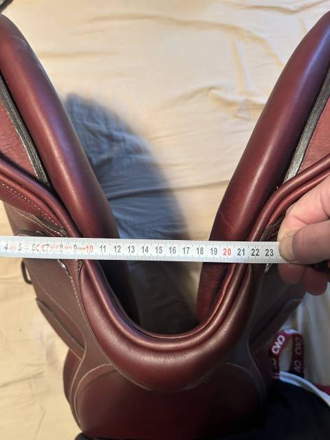 Sella da salto ostacoli CWD  17.5" - 2023