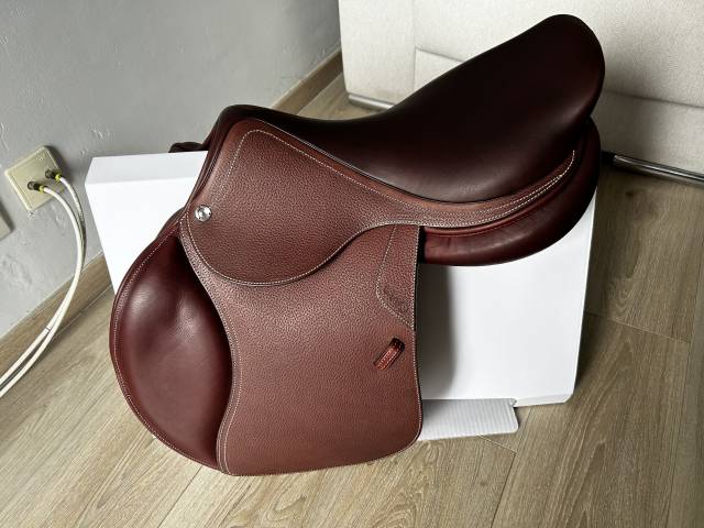 Sella da salto ostacoli CWD  17.5" - 2023