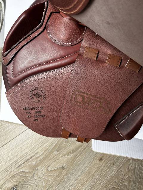 Sella da salto ostacoli CWD  17.5" - 2023