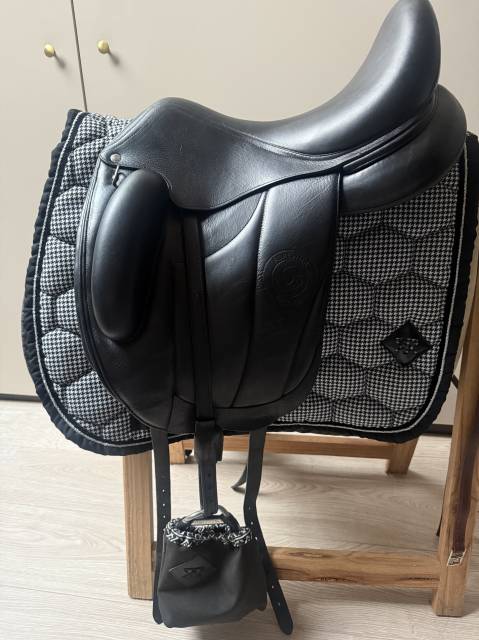 Sella da dressage Forestier  17" - 2019
