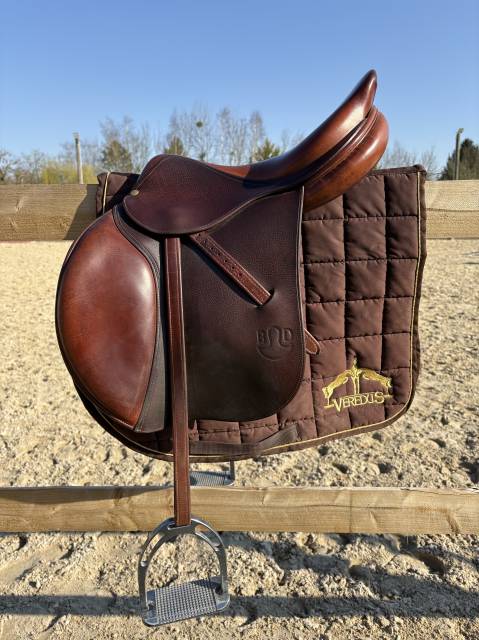 Sella da salto ostacoli Delgrange  17.5" - 2008