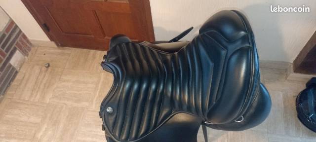 Sella da dressage Zaldi  17.5" - 2019