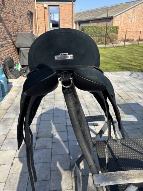 Sella da dressage Wintec  17.5" - 2024