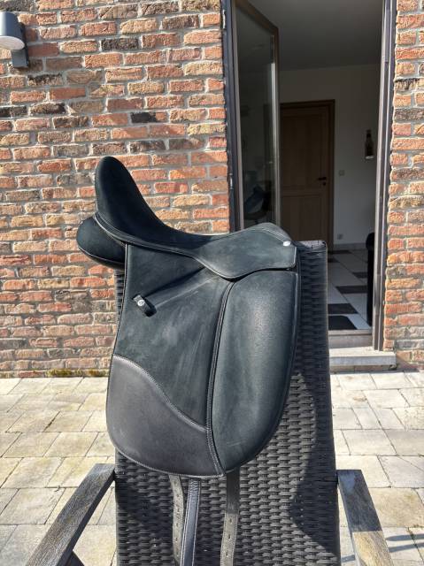 Sella da dressage Wintec  17.5" - 2024