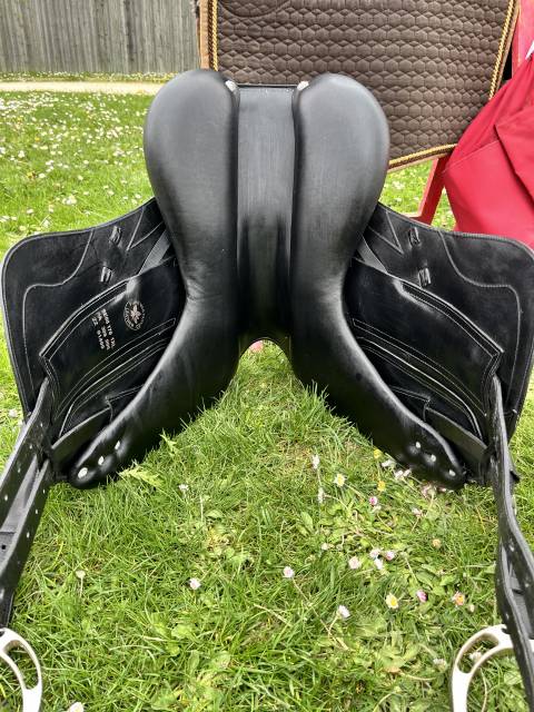 Sella da dressage CWD SE 08 17" - 2021