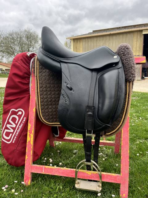 Sella da dressage CWD SE 08 17" - 2021