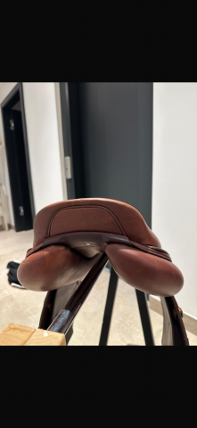 Sella da salto ostacoli CWD Optim close contact SE03 17.5" - 2021